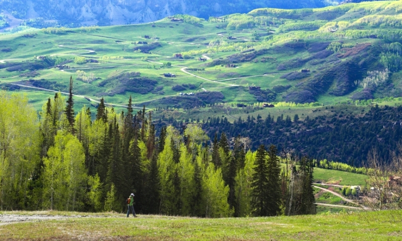 Hiking from Telluride to Mountain Village